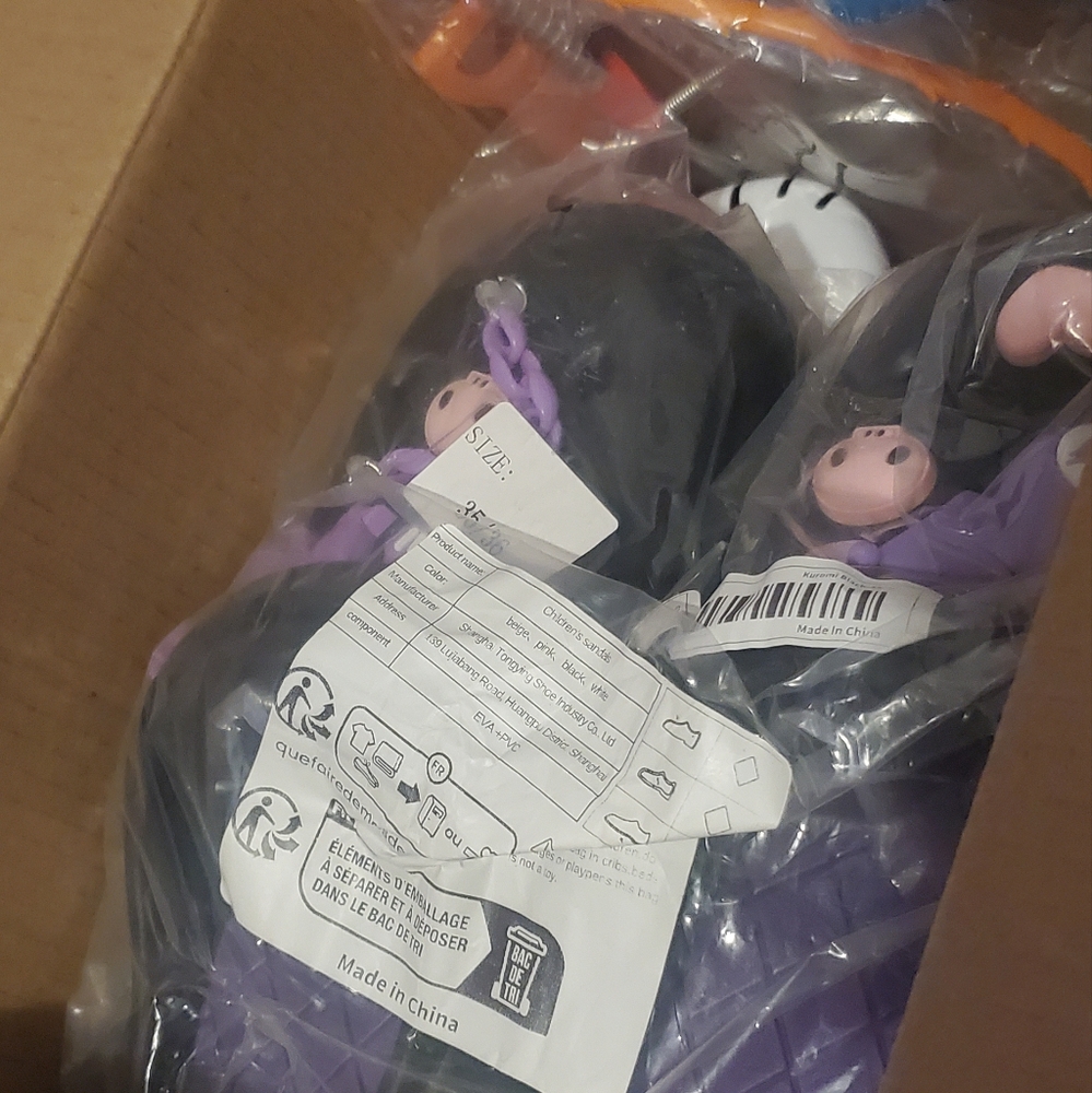 Kuromi clogs